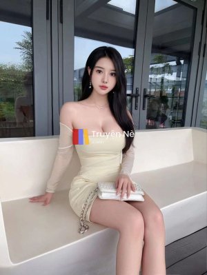 Sự Thật Đằng Sau Bức Màn