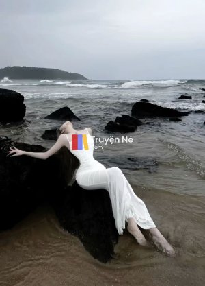 Bí Mật Sau Cánh Cửa