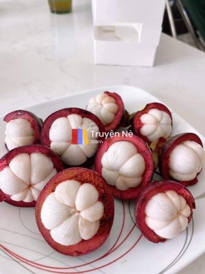 Người Bán Trái Cây Bí Ẩn
