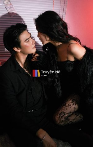 Giọng Nói Quen Thuộc Từ Cánh Cửa