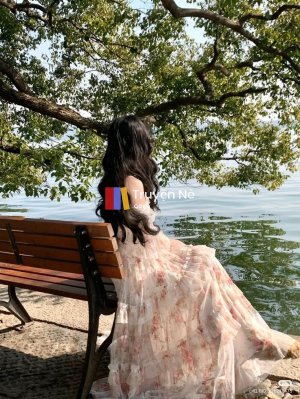 Mối Quan Hệ Bí Ẩn Giữa Hai Thế Giới