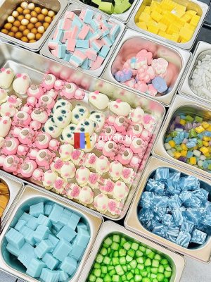 Cuộc Chiến Bên Cửa Quán Trà Sữa